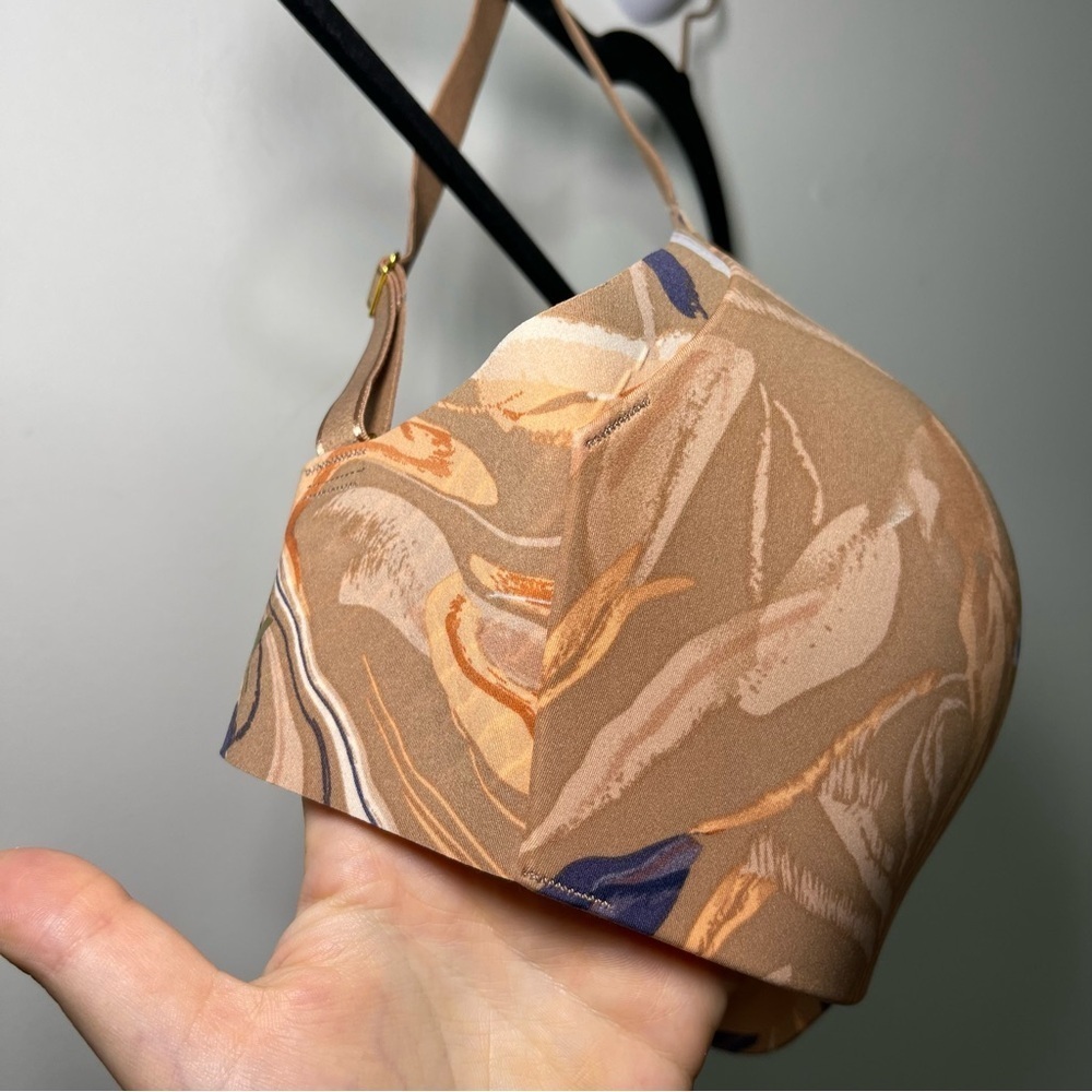 Knix wing woman countour abstrack marble brown wireless bra in size 0 - Picture 3 of 7
